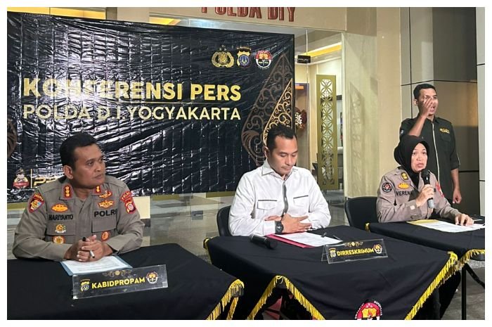 Polda DIY memberi keterangan pers terkait penembakan anggotanya.