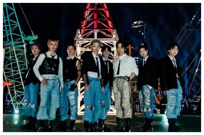 Stray Kids