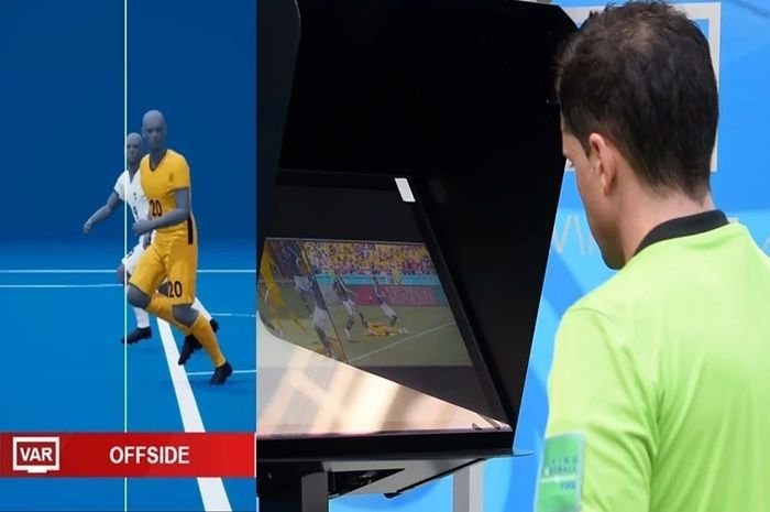 Penggunaan VAR dalam sebuah pertandingan sepakbola