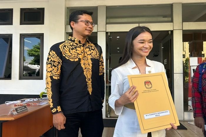Yashinta Sekarwangi Mega usai mendaftarkan diri ke Komisi Pemilihan Umum (KPU) DIY,