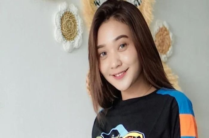 Penyanyi dangdut Difarina Indra