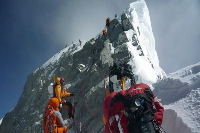 Pendakian Mount Everest, Desember 2022