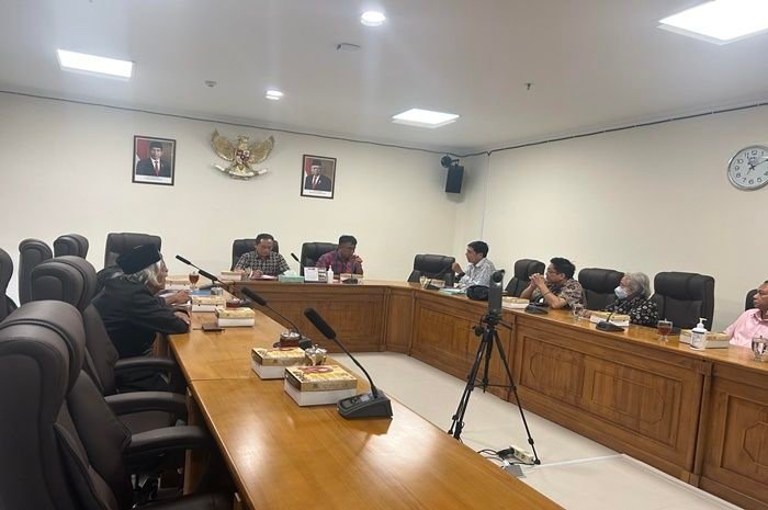 Persatuan Pemilik dan Perkumpulan Pemilik PPJB Apartemen Malioboro City Regency  bertemu Komisi A DPRD DIY