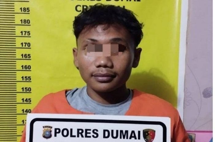 Pria berinisial MI (19) menjual mantan istrinya ke pria hidung belang seharga Rp250.000 di Kota Dumai, Riau.