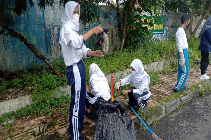 Ilustrasi kegiatan siswa SMP di Sleman
