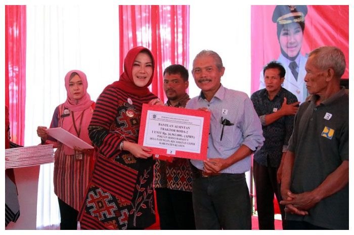 Bupati Klaten Sri Mulyani canangkan gerakan Kemis Ora Nyego.