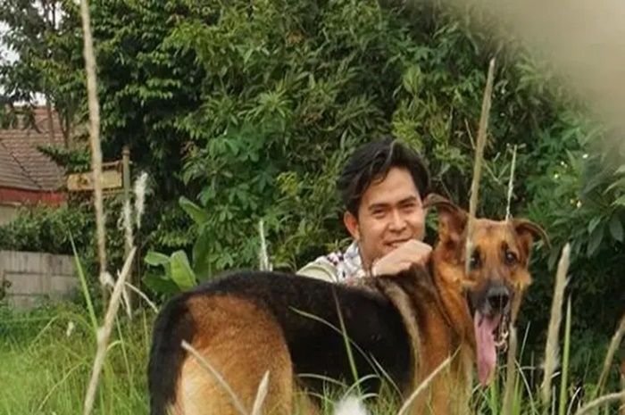Cakra Khan yang memang penyayang binatang, dan ingin punya shelter untuk kucing dan anjing