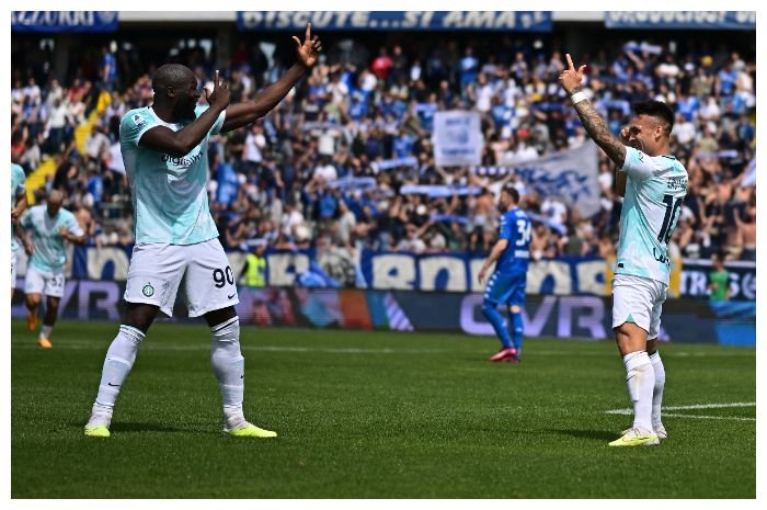 Duo Inter Milan Romelu Lukaku (kiri) dan Lautaro Martinez (kanan) yang kini berpisah.