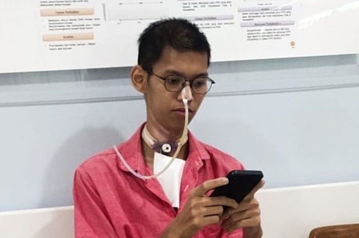 Sultan Rif’at Alfatih (20) korban kabel fiber optik yang tidak beraturan masih belum bisa bicara