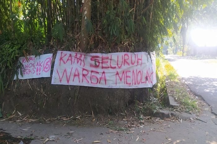 Warga Karanggeneng, Umbulharjo, Sleman menolak Tempat Pembuangan Sampah sementara