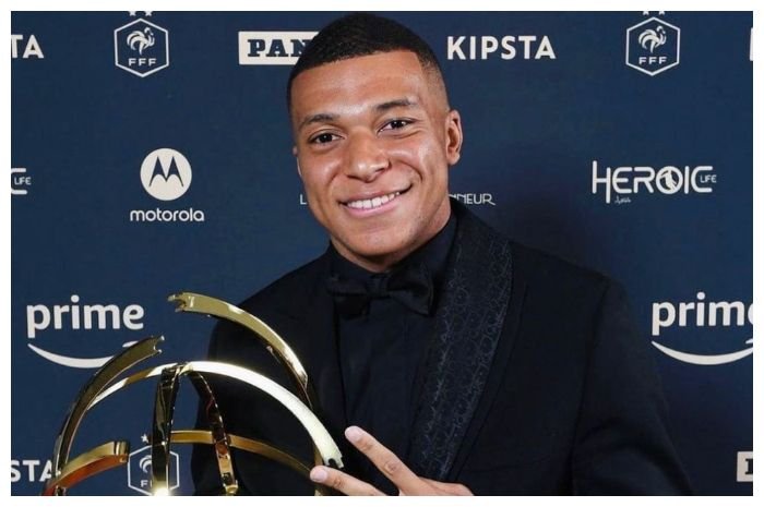 Pelatih Liverpool hanya tertawa soal Kylian Mbappe.