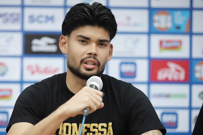Penjaga gawang PSS Sleman Anthony Pinthus