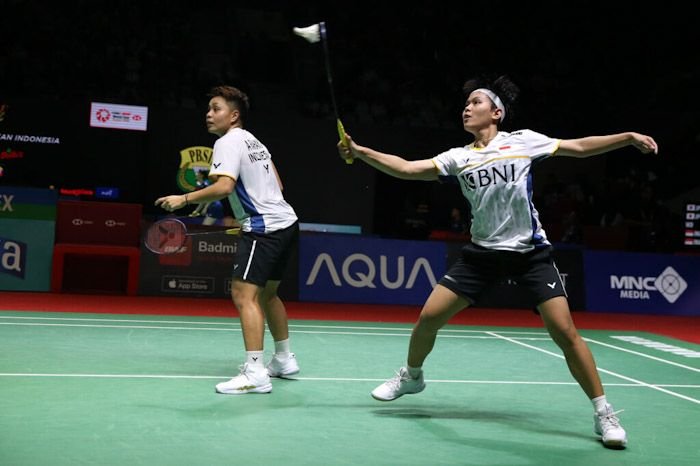 Pebulu tangkis ganda putri Indonesia Apriyani Rahayu dan Siti Fadia Silva Ramadhanti