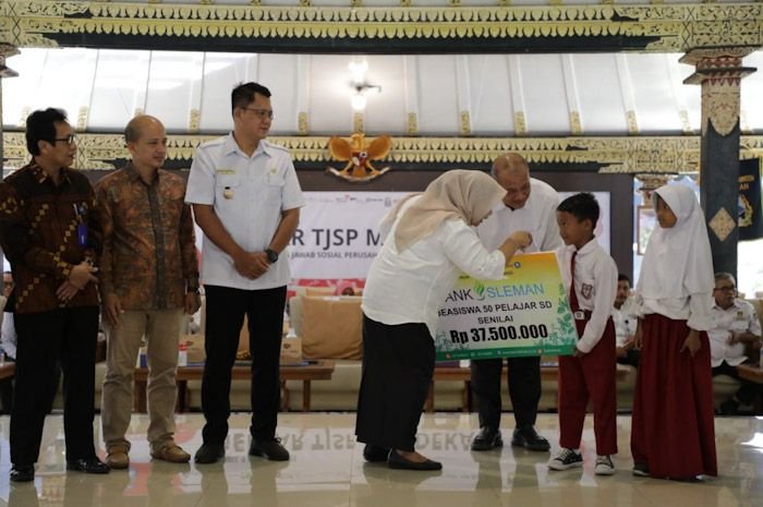 Penyerahan TJSP di Kabupaten Sleman oleh Bupati Sleman Kustini Sri Purnomo