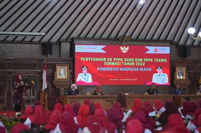 Seremonial Penyerahan SK Pengangkatan PPPK Guru dan Tenaga Teknis Kabupaten Klaten