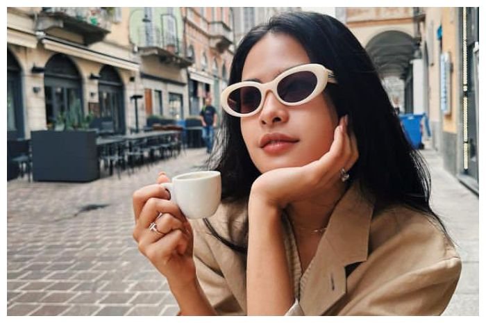 Maudy Ayunda.